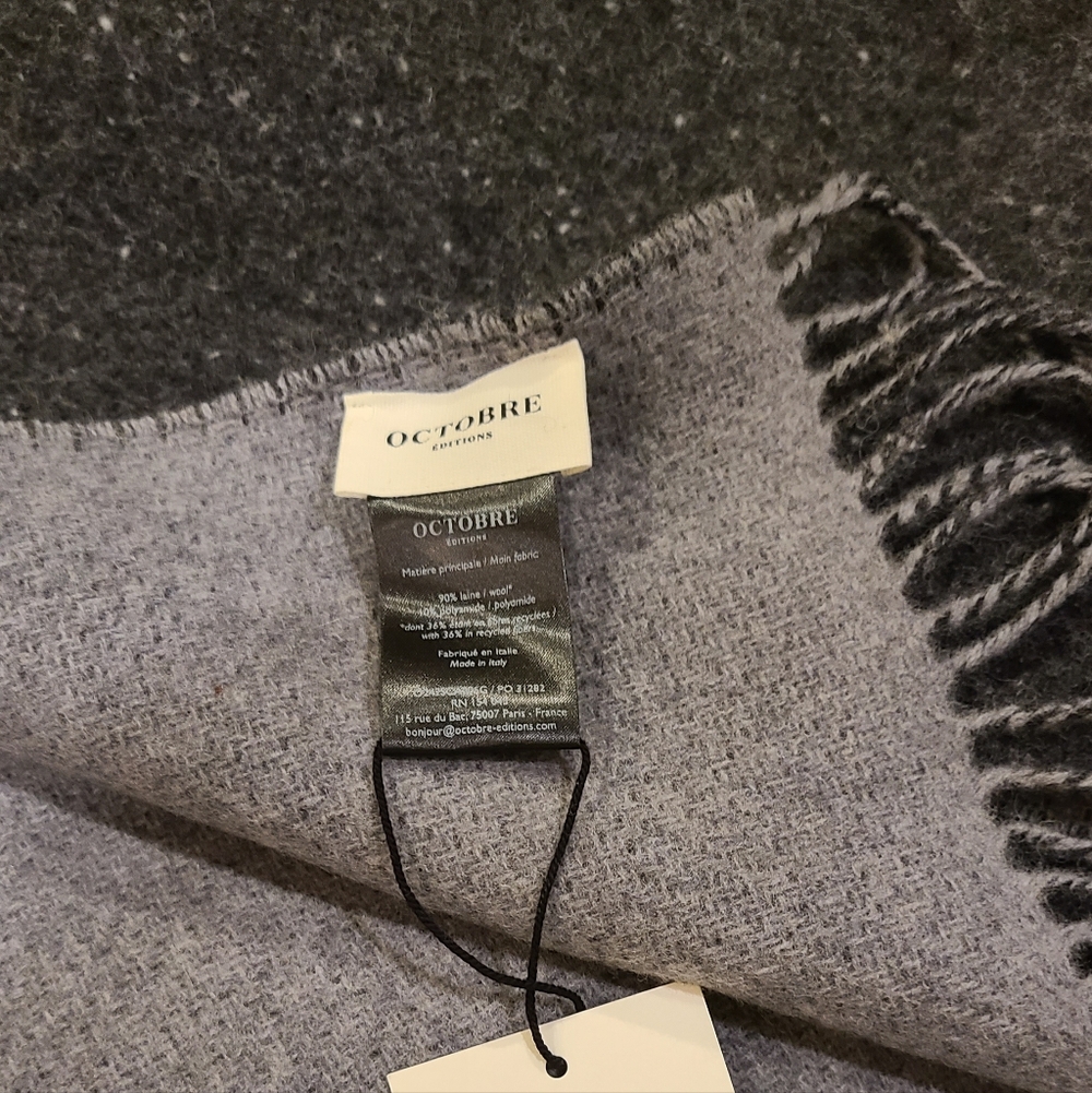 Men's Black and Gray Scarf